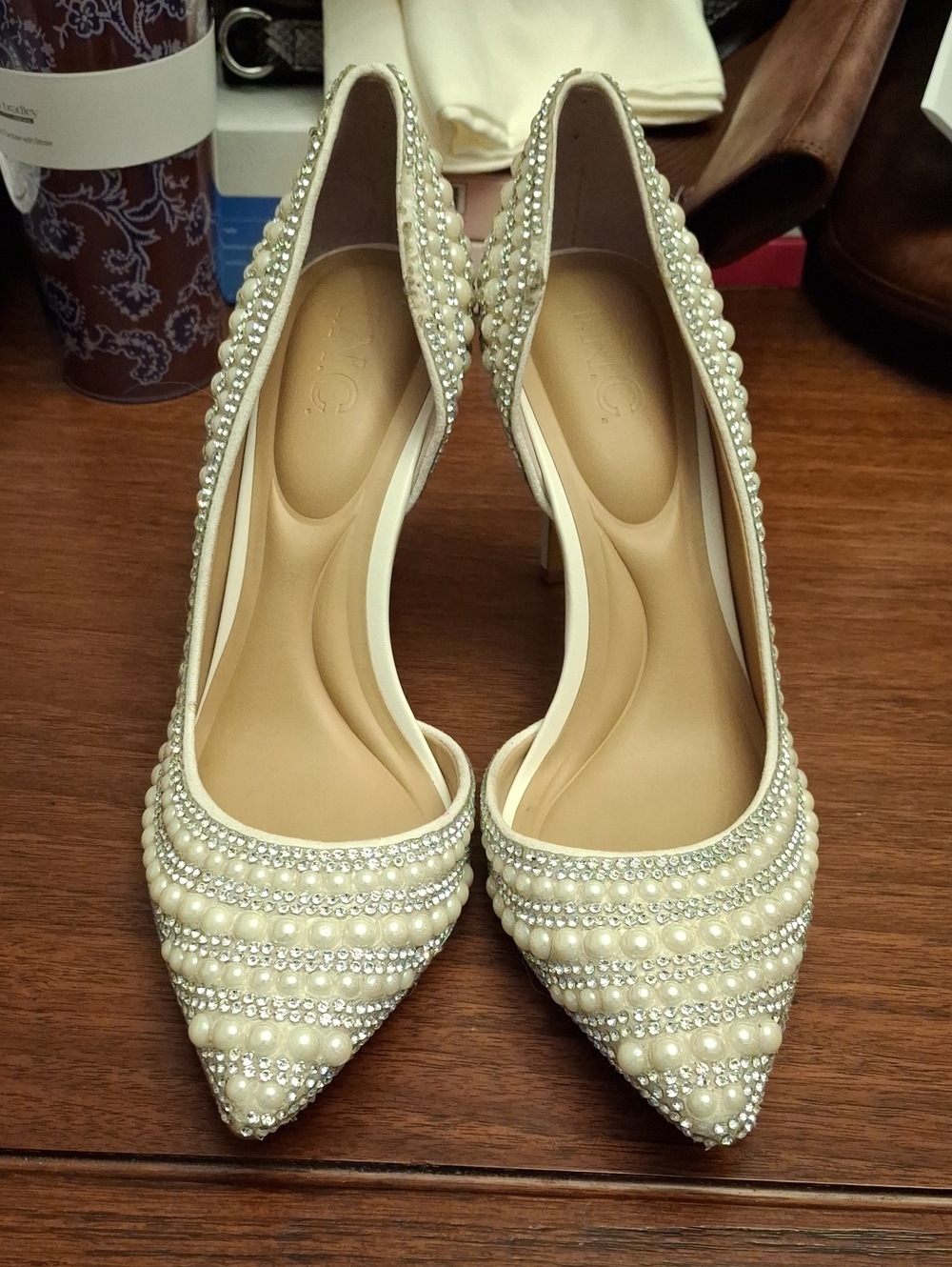 INC Embellished Faux Pearl & Crystal Pumps Kenjay Sz 8 Like New